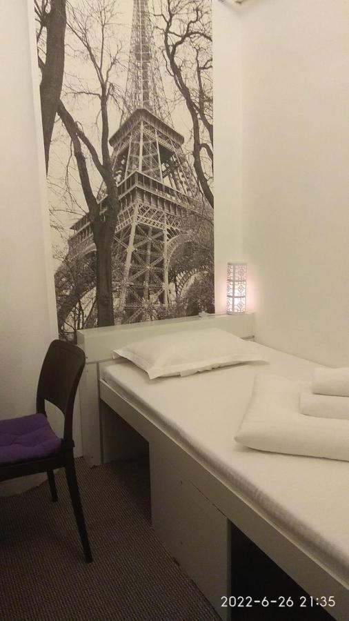Хостел 689Capsulehotel&Coffee Almaty Esterno foto